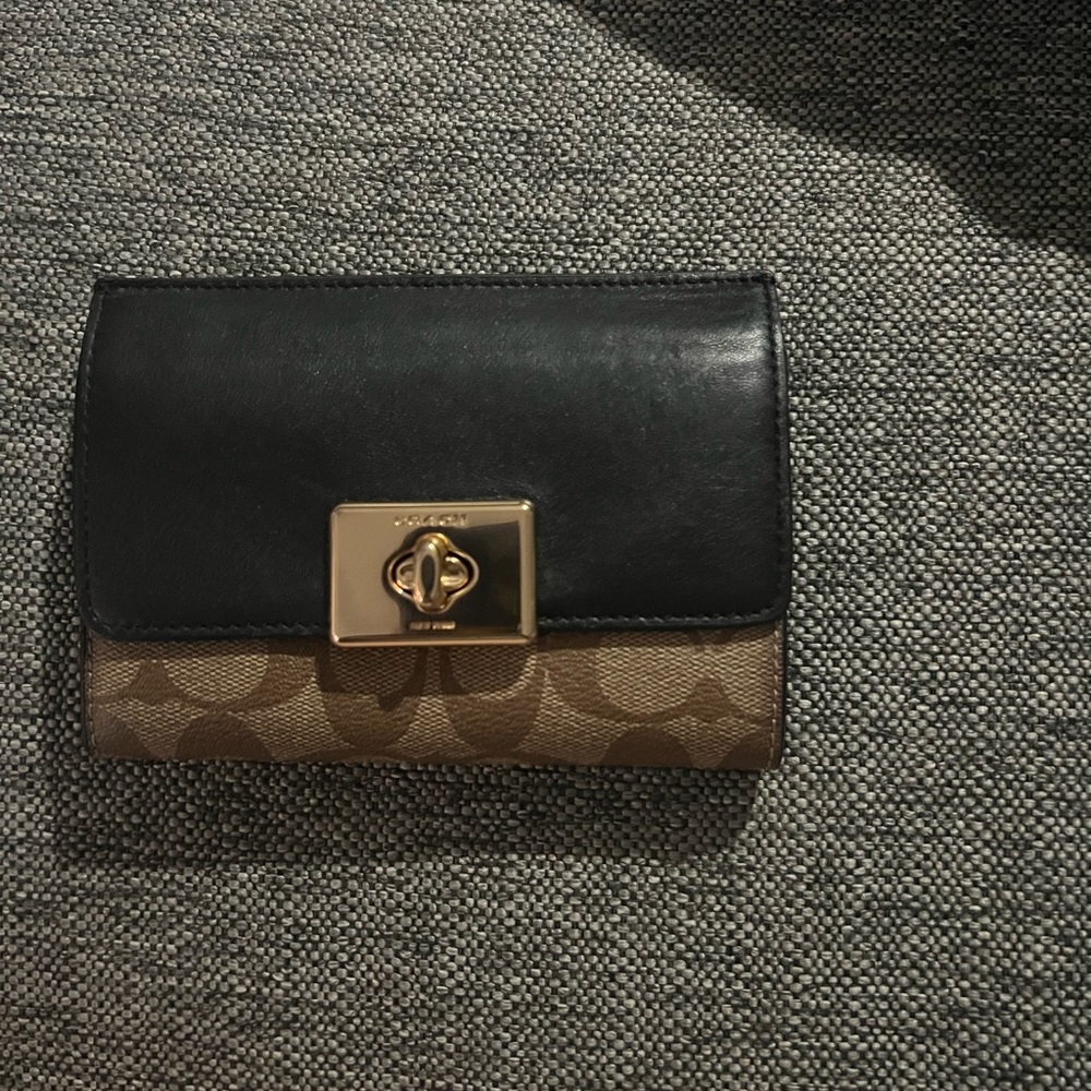 Like New Coach Cassidy wallet